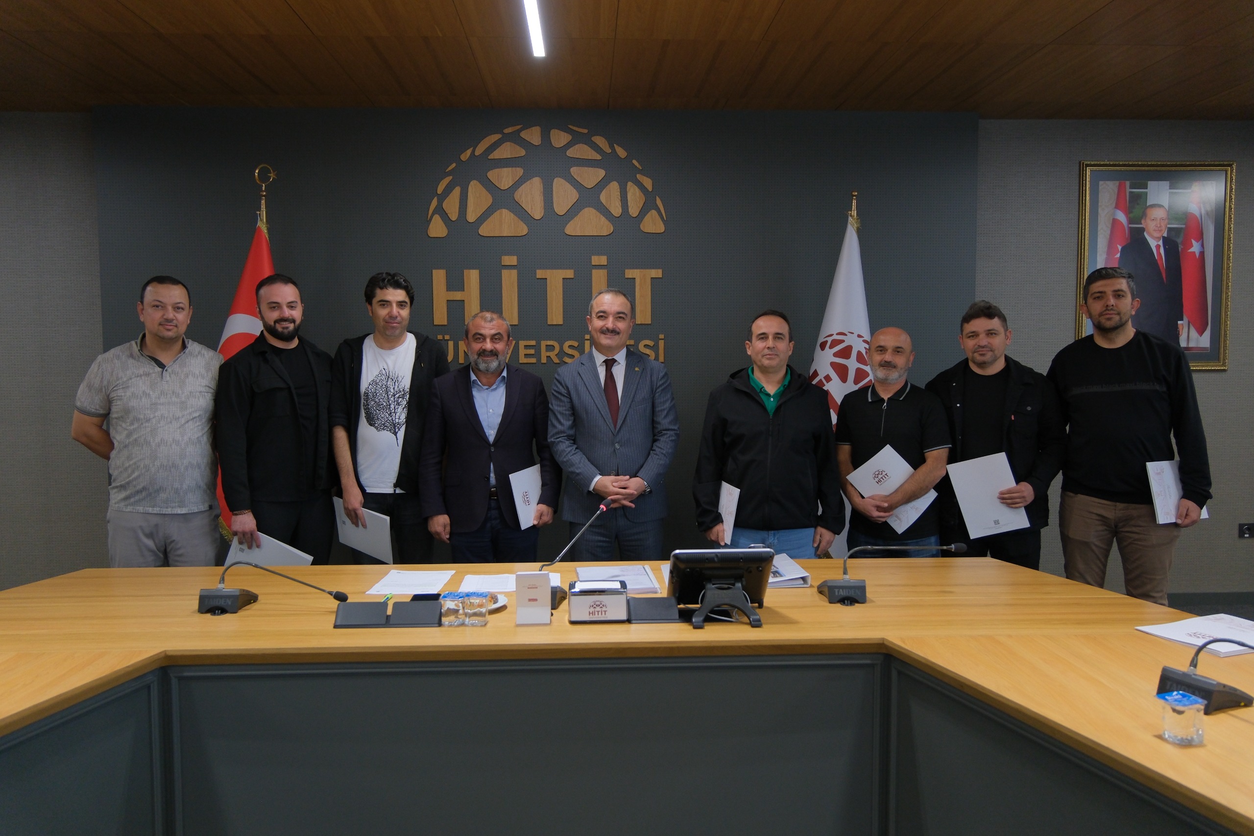 İdari Personele Teşekkür Belgesi Takdim Edildi