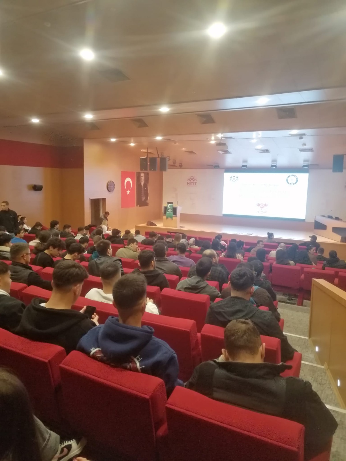 06.10.2026 Tarihinde Teknik Bilimler Meslek Yüksekokulunda 455 Öğrenciye Bağımlılıkla Mücadele Oryantasyon Eğitimi Verildi.