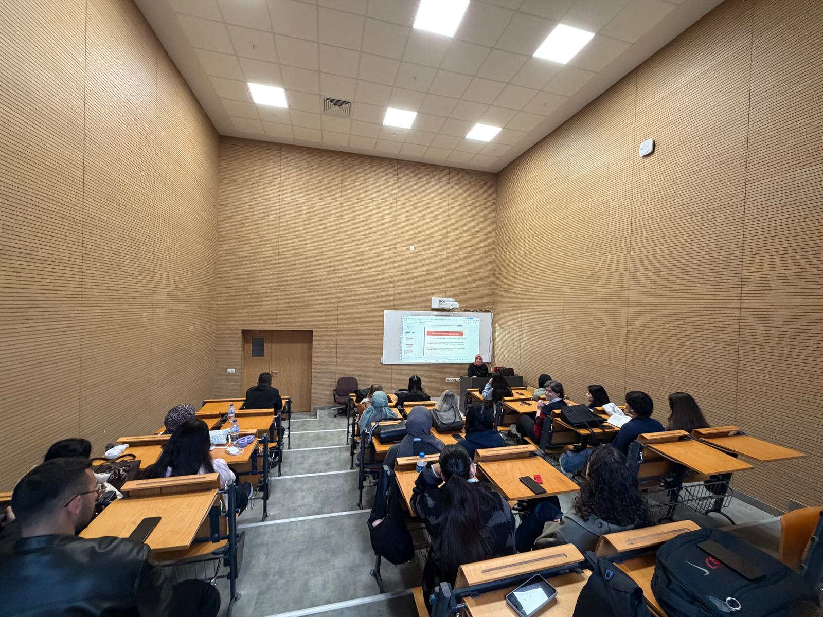 Türk Dili ve Edebiyatı Bölümü Birinci Sınıf Öğrencilerine Oryantasyon Eğitimi Verildi