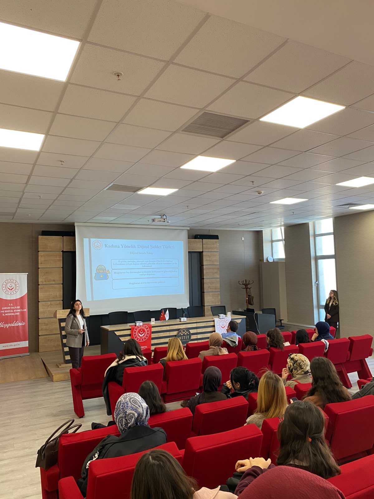 Hitit Üniversitesi’nde Kız Öğrencilere Yönelik “Sağlıklı Yaşam ve Güvenli İlişkiler Eğitimi” Düzenlendi