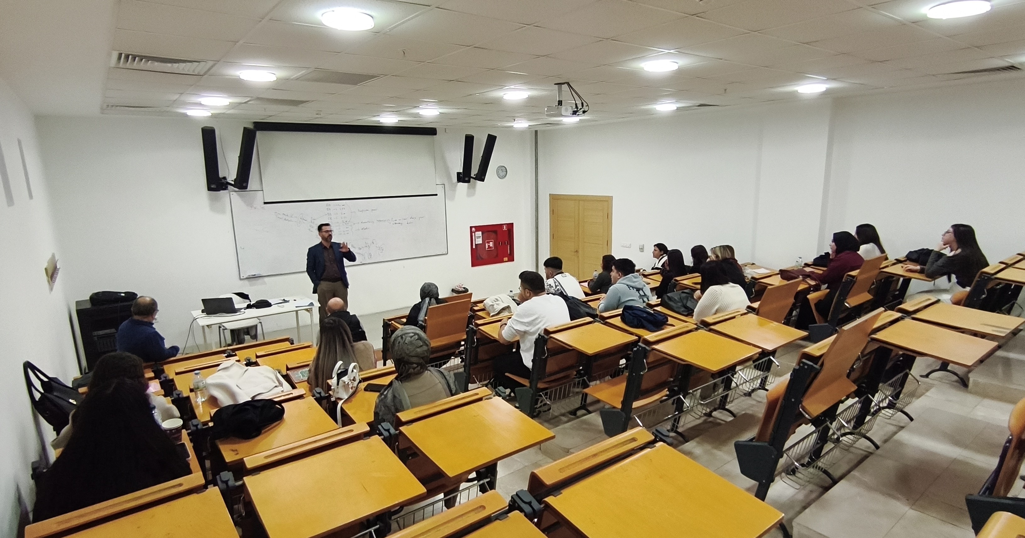 Muhasebe ve Vergi Uygulamaları Programı Öğrencilerine Oryantasyon Eğitimi Verildi