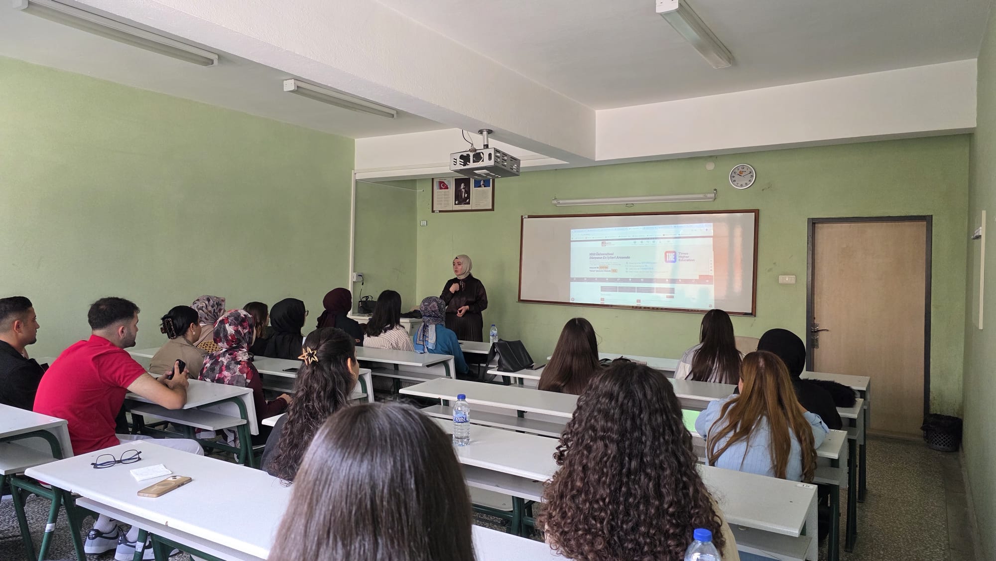 Hitit Üniversitesi Sağlık Hizmetleri Meslek Yüksekokulu Eczane Hizmetleri Programı öğrencilerine yönelik 21-24 Eylül 2026 tarihleri arasında oryantasyon eğitimi gerçekleştirildi.